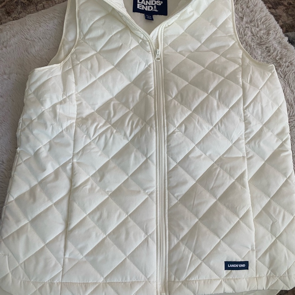 LANDS’ END winter white ivory creme Puffer vest Size M NWT